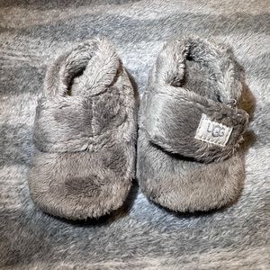 Ugg baby slippers size 1 good condition